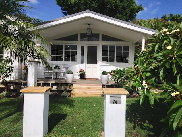 Charming Collaroy Beach Cottage