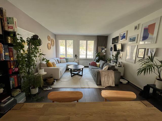 Vue Fourvière & Cathédrale St Jean – Vieux Lyon