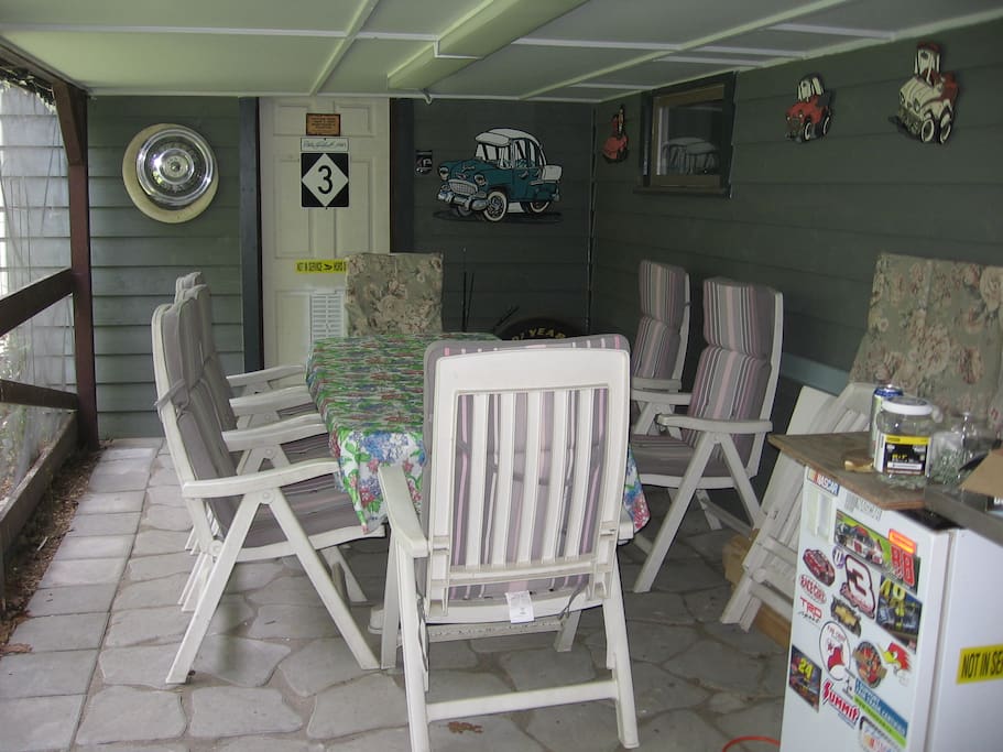 Outdoor dining and lounge with own entrance