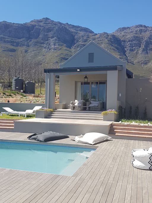 Ferienwohnung mit Pool und Terrasse