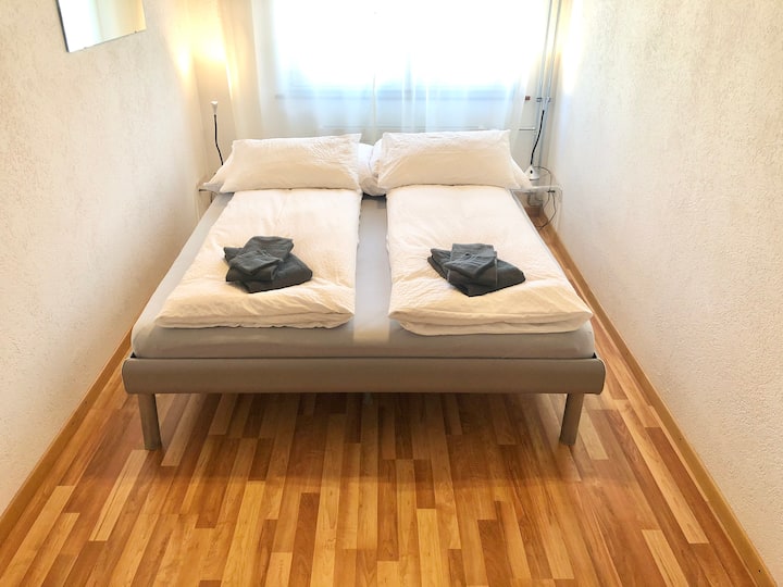 3号房配有双人床