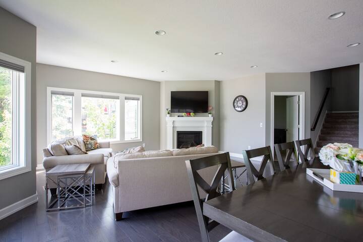 Beautiful Lake Home gallery image 2