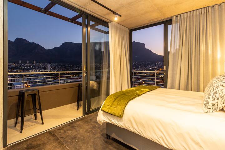 Luxury 3Bed Apr in Bo-Kaap w/Table Mountain Views gallery image 3