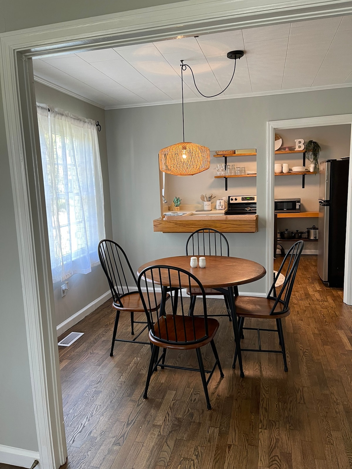 Walk to restaurants and downtown events!
