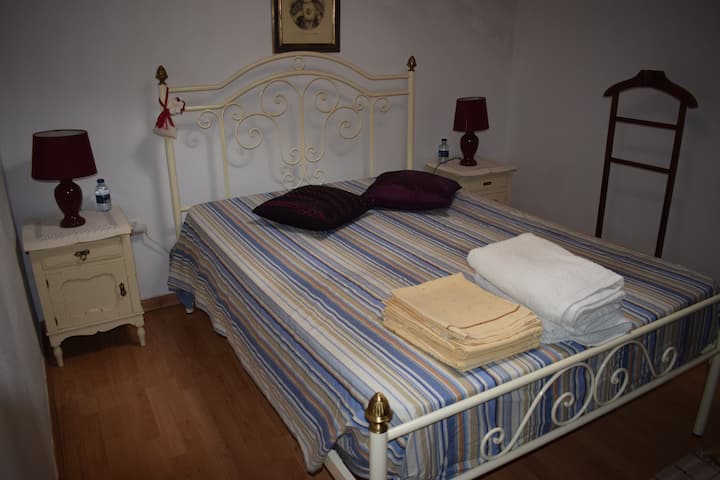 Quarto do 1ºandar/chumba cha kulala cha ghorofa ya 1