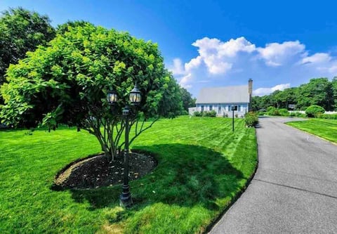 Popular Airbnb listing: Cheerful residential home with swimming pool in East Falmouth