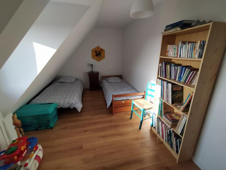 Საძინებელი 3 - 2 ერთადგილიანი საწოლი