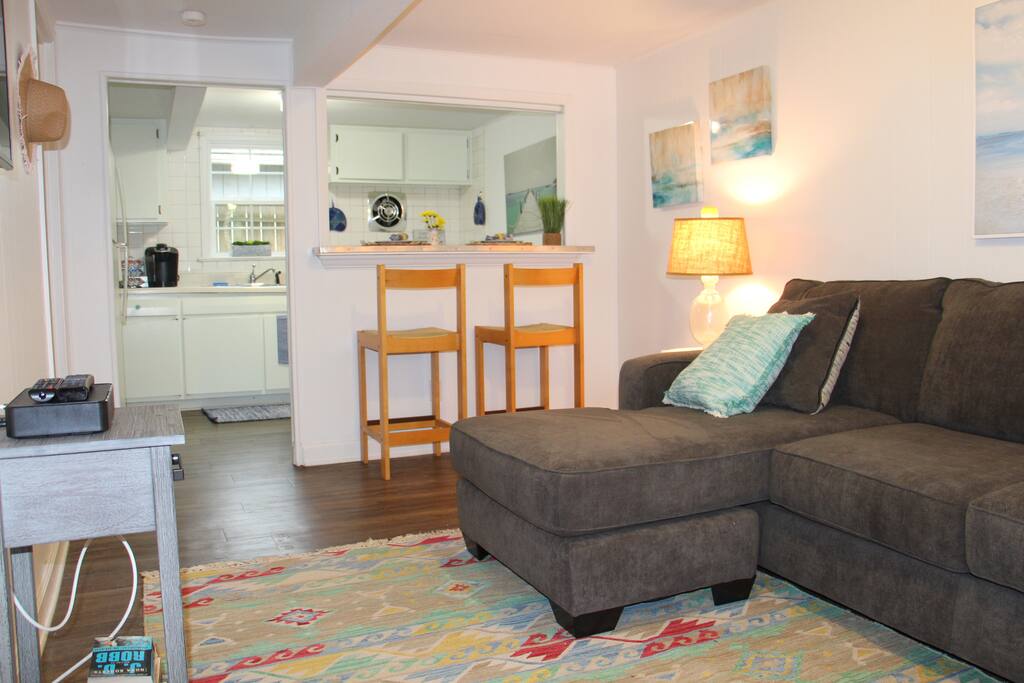Living room into kitchen