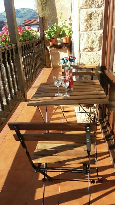 terraza con salida desde el salon .
