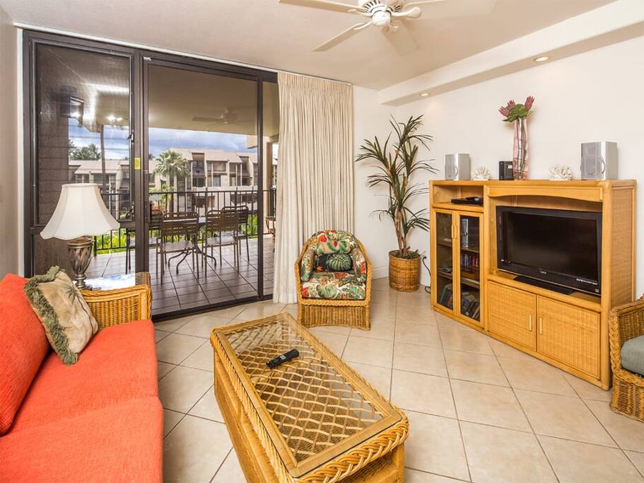 kamaole-1st-9302-living-room-02.jpg