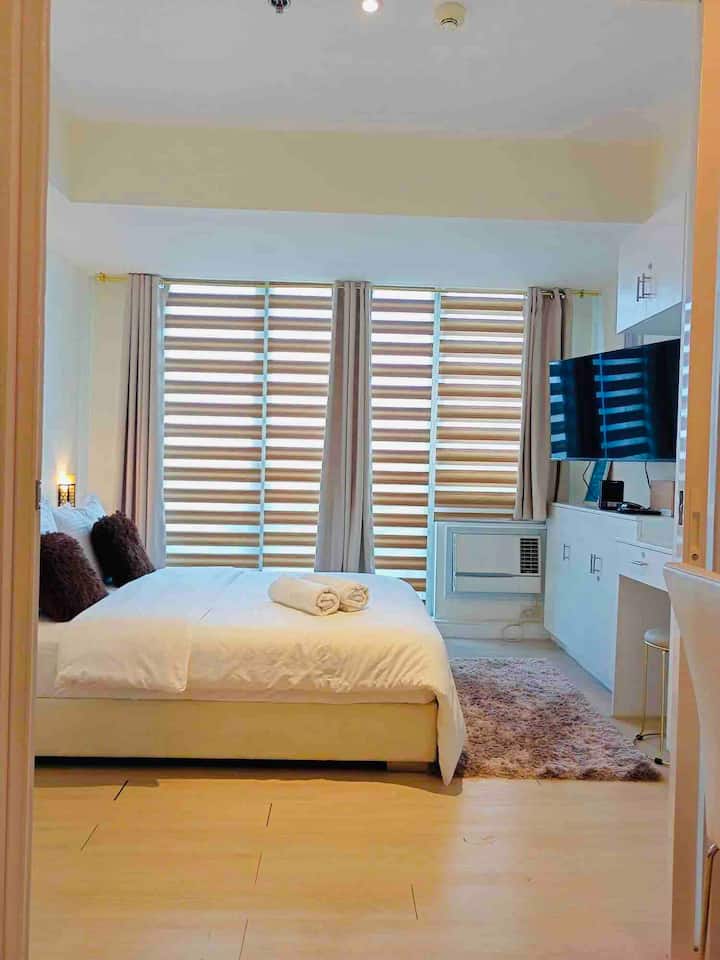 1BR in Azure Beach Resort JL Residences Condominiums for Rent in