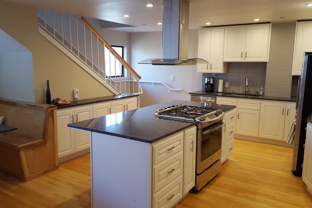 Shared, Eat-In Chefs Kitchen