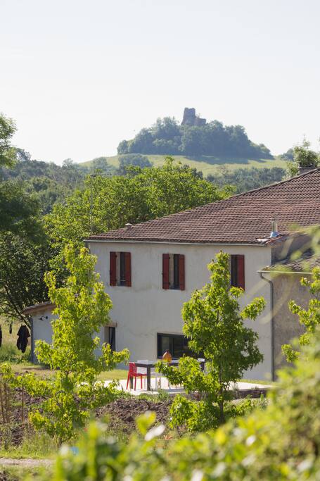 Les Vendangeuses et la Tour de Gurson