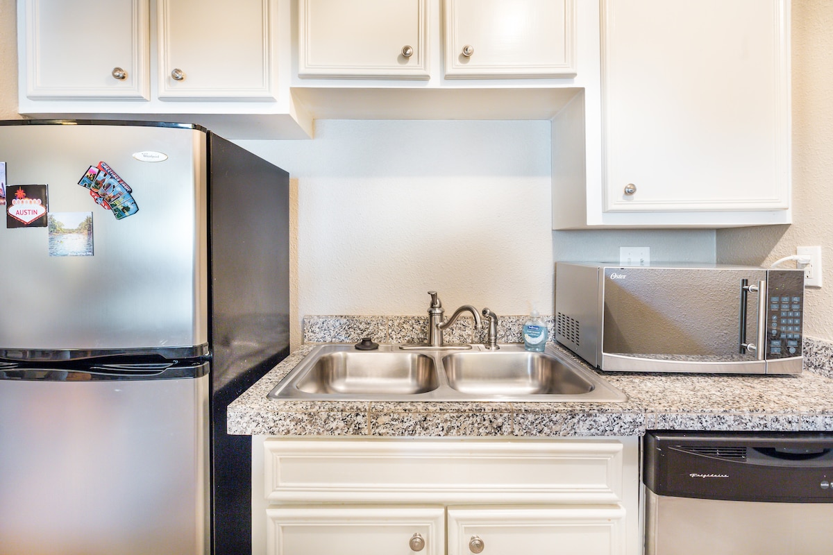 Fabulous South Lamar Condominium with Luxury Touches