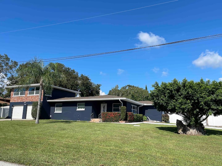 Blue Haven 3 min to Indian Rocks Beach Houses for Rent in Largo, Florida, United States Airbnb