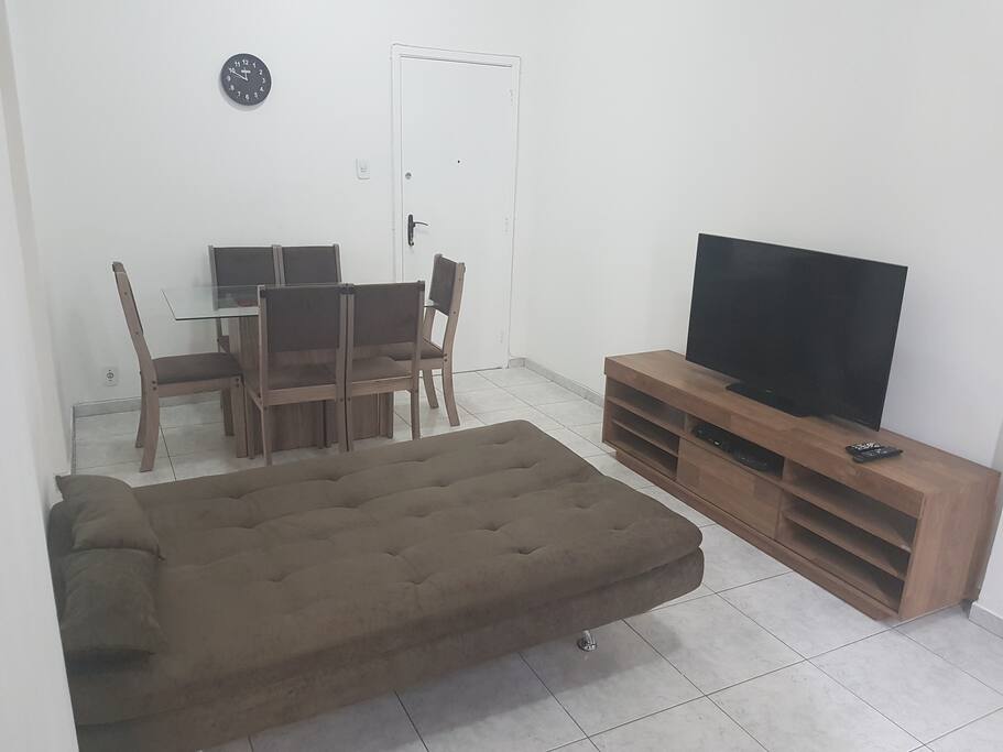 SALA COMPLETA COM SOFÁ CAMA ABERTO