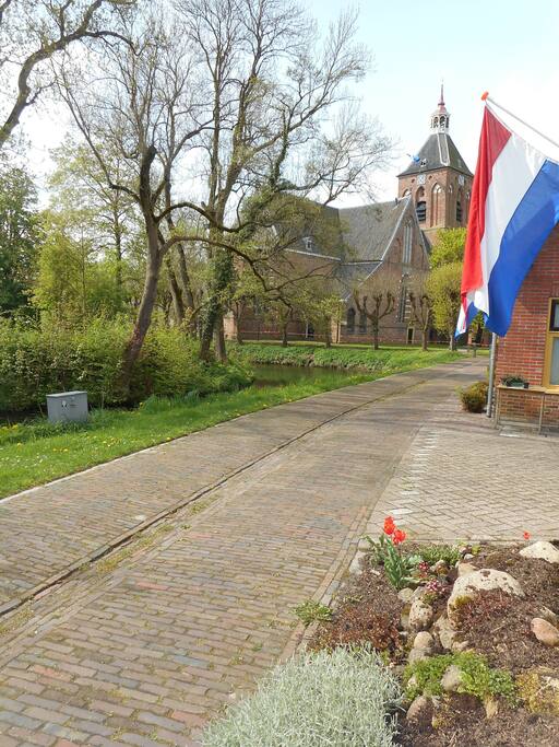 Kerkpad met Hippolytuskerk