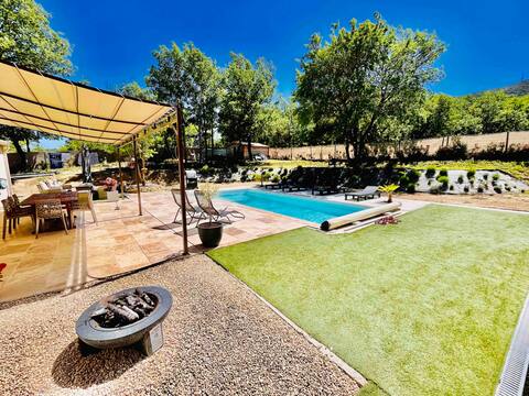 Beautiful villa with swimming pool