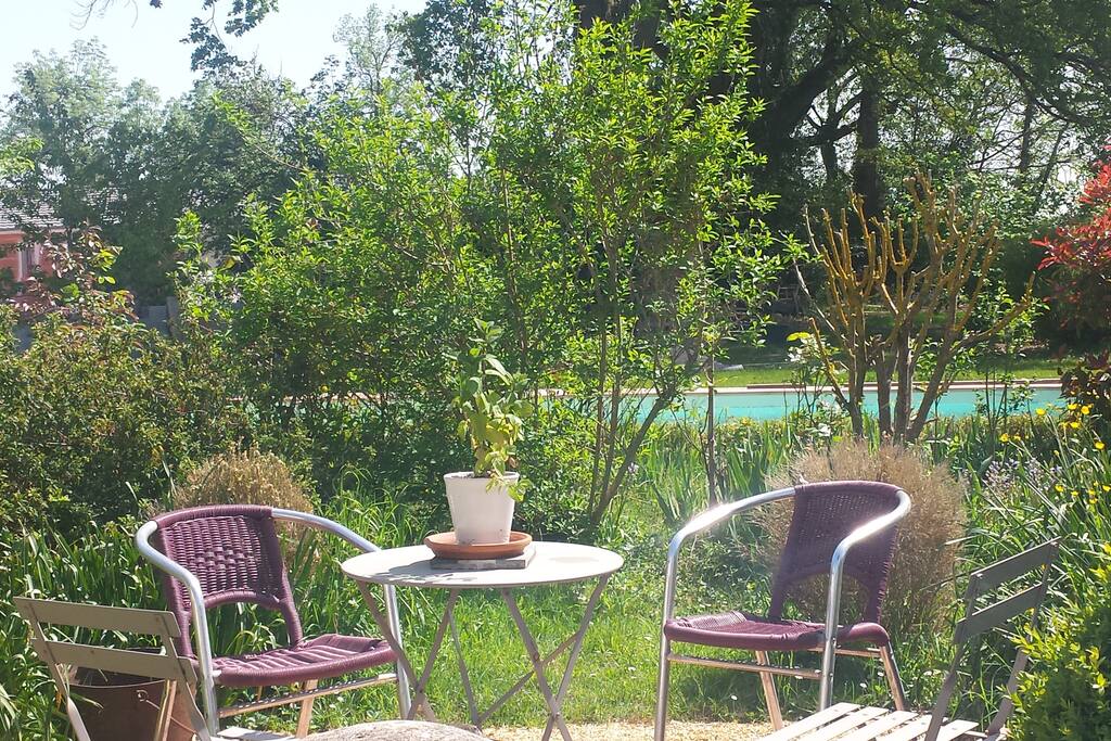 terrasse pour prendre son petit déjeuner