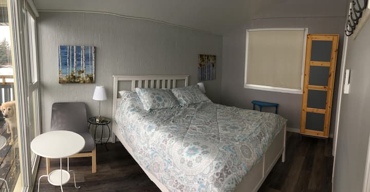 ห้องเตียงควีนไซส์บนเรือ