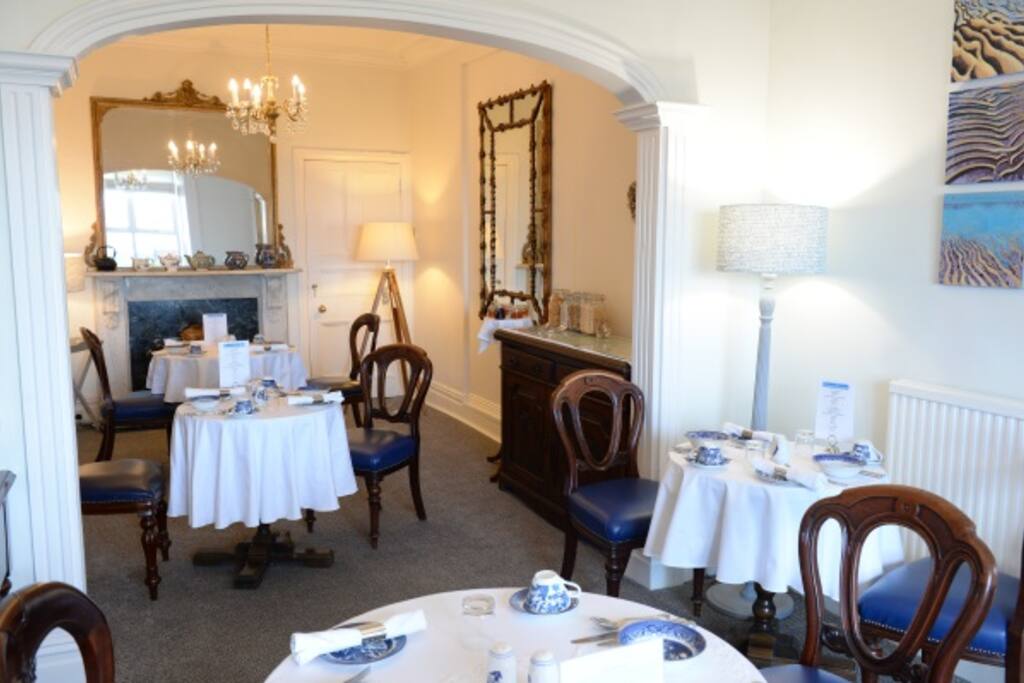 Breakfast room