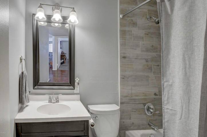 **No Cleaning Fee - Save Money** Private Queen Bed