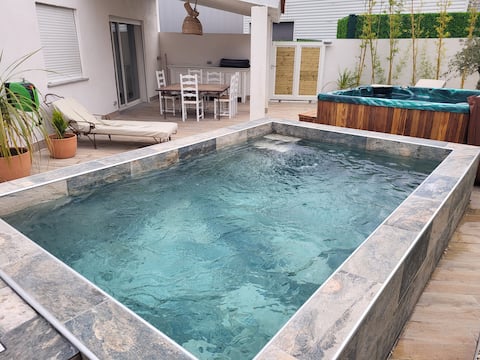 bamboo villa pool jacuzzi