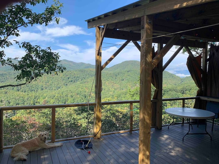 Treehouse Glamping Deck near Asheville. Treehouses for Rent in Black