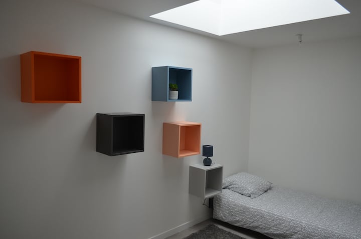 CHAMBRE LIT 90