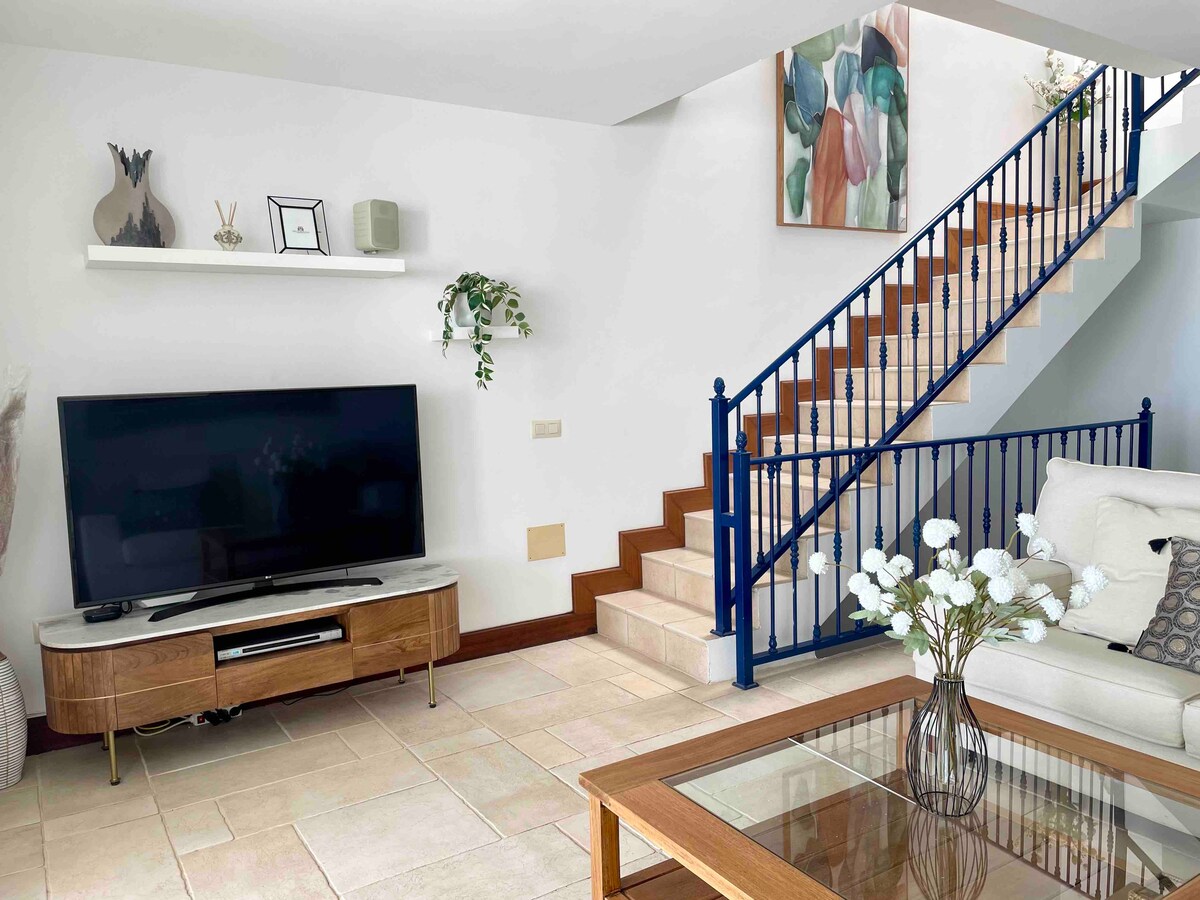 Top Airbnb: Seafront Property!  Stunning views!  Private Pool! in Yaiza