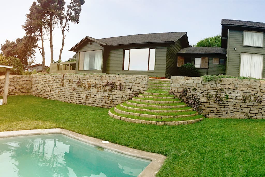 Una casa de ensueño con exquisita arquitectura y paisajes de ensueño