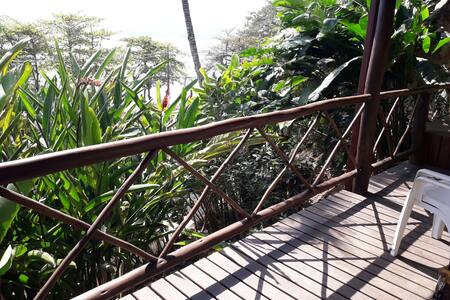 Ilhabela apto/suíte FRENTE praia do portinho 2 pes