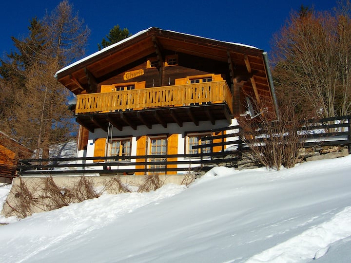 Chalet Charly holiday home with magnificent mountain views Houses for