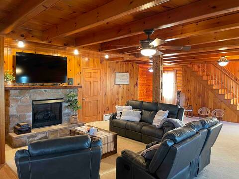 Lone Hickory Homestead w/ hot tub