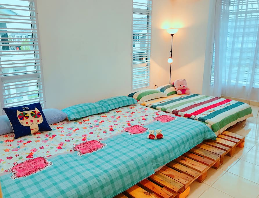 Furnished master bedroom with 5 star hotel quality queen beds and and Luxury Linens (Comes with private en-suite)