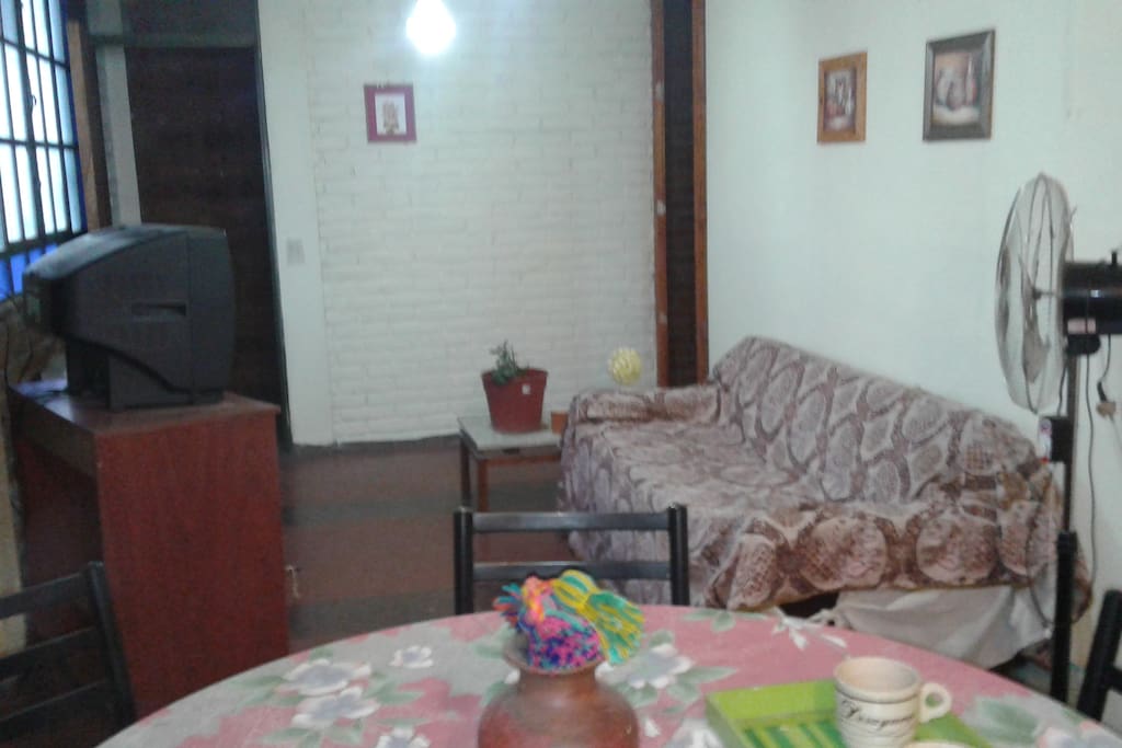 aREA DE COMER DE DESCANSO DE TV