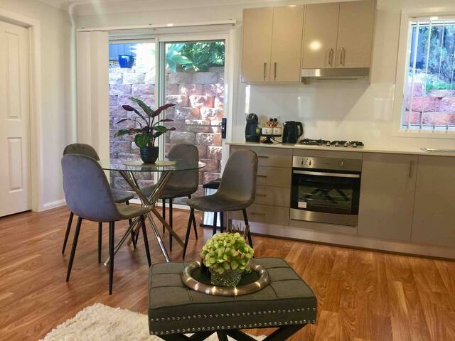 ❤️Luxe-Home❤️Modern Villa w/ Parking & Sunset Views gallery image 2