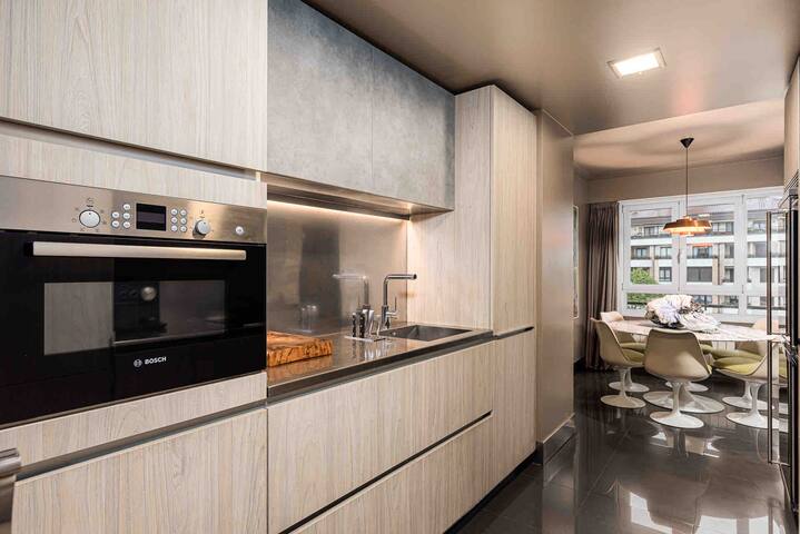 LUXURY APARTMENT NEXT TO THE BEACH gallery image 5