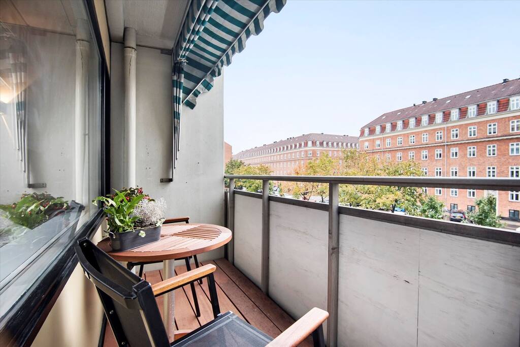 Terrace connected to room 2