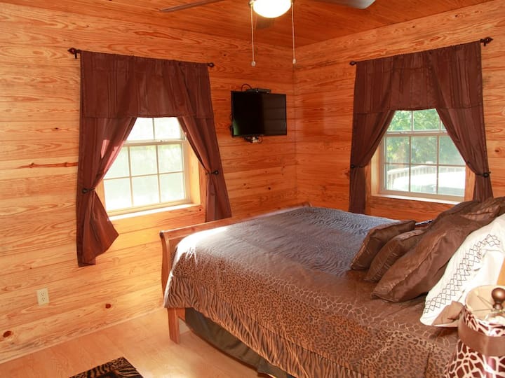 В спалнята има директна телевизия