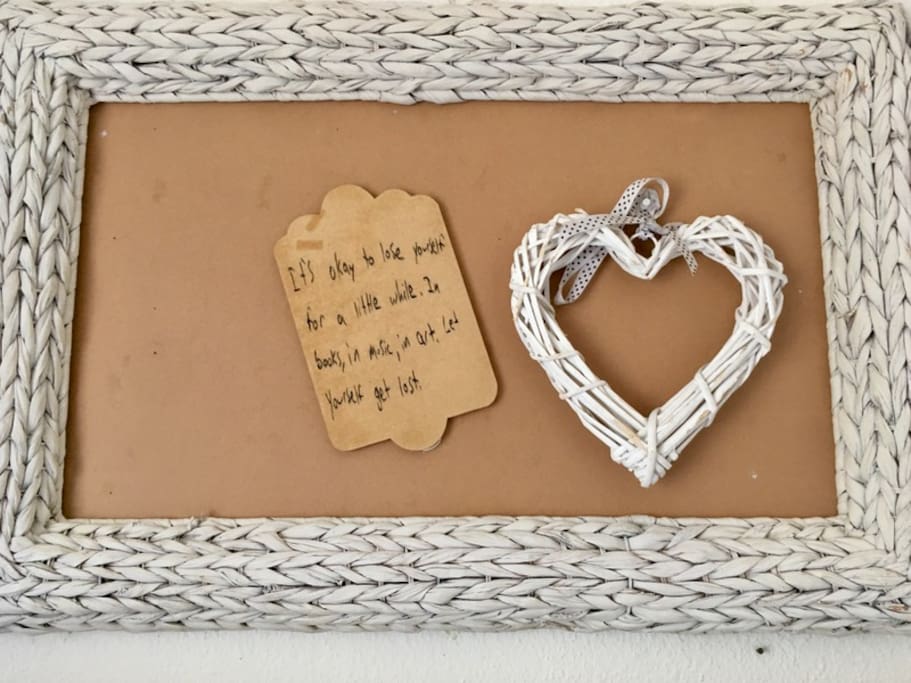 Wall art to pin words or photos to share memories to other guests