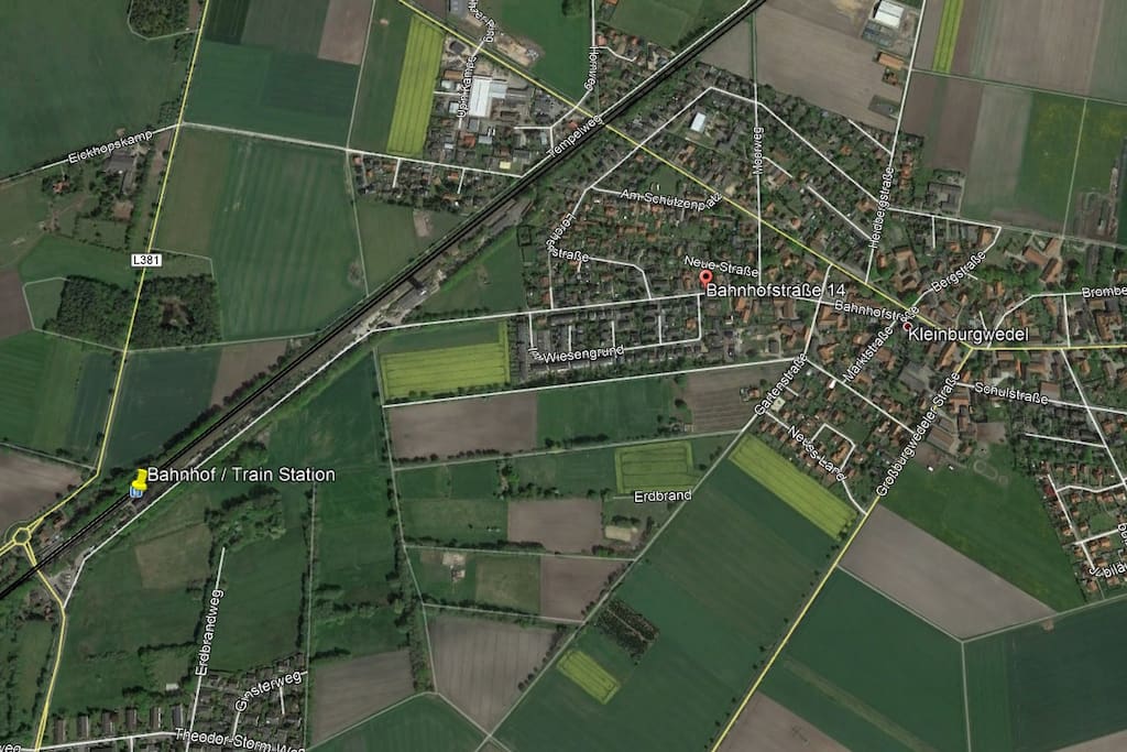 Der Weg vom Haus zum Bhf Burgwedel -
Way to Train Station Burgwedel