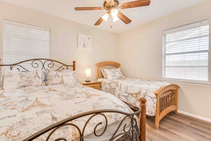 أسرّة بحجم كوين وتوأم مع رغوة ميموري فوم 