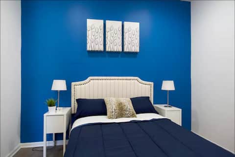 5min walk to UnivOfChgo. MODERN Luxe