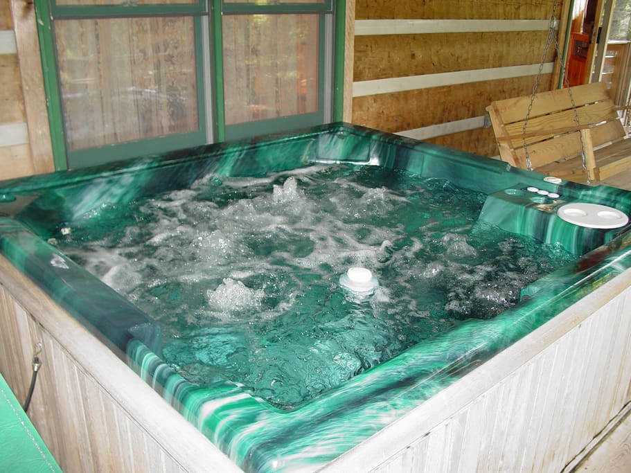 Full size hot tub