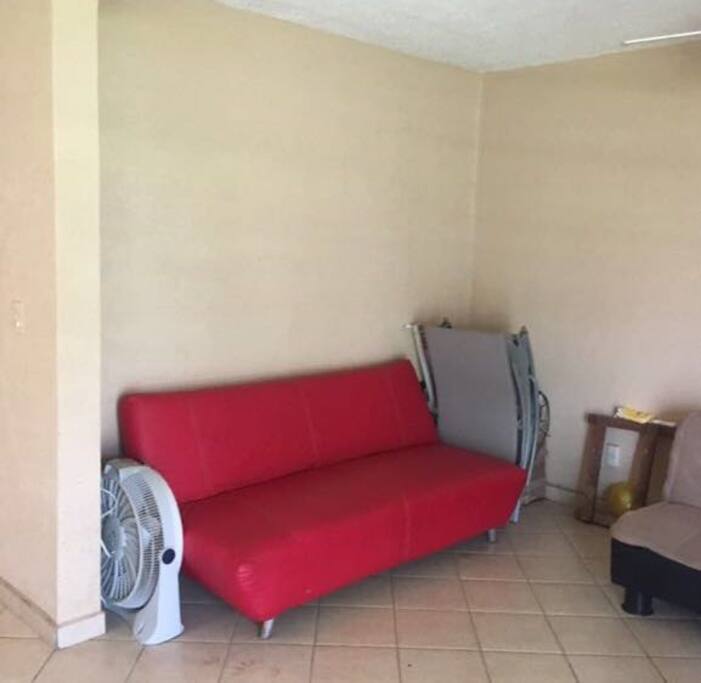 un de los dos sofás camas