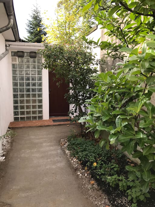 Eingang zum Bungalow