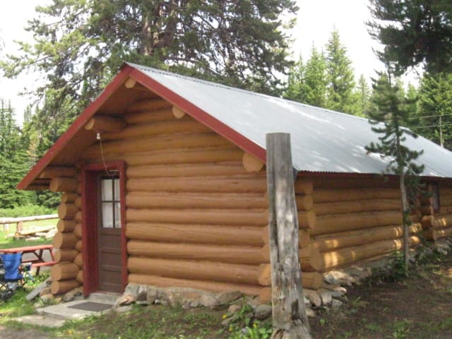 Airbnb Cooke City Silver Gate Holiday Rentals Places To