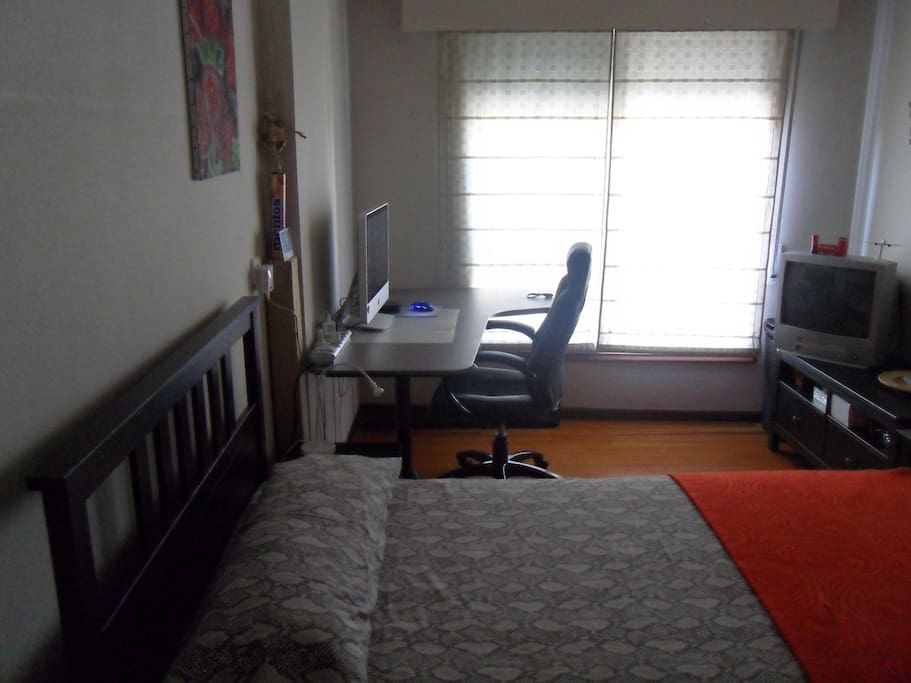 private double bedroom with laptop friendly workspace