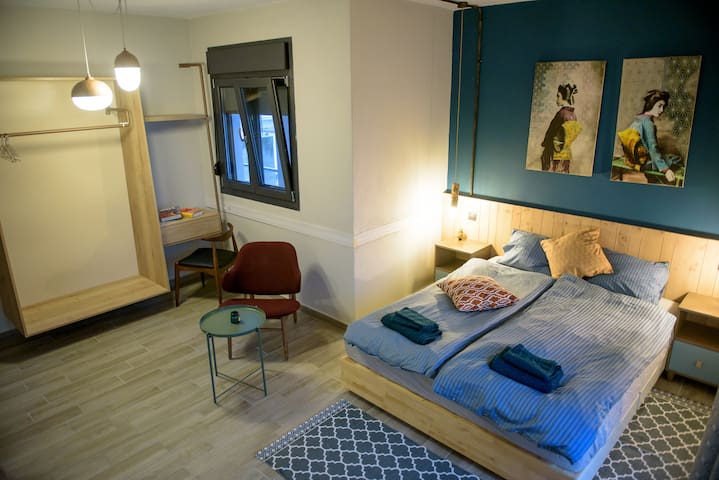Travellers studio